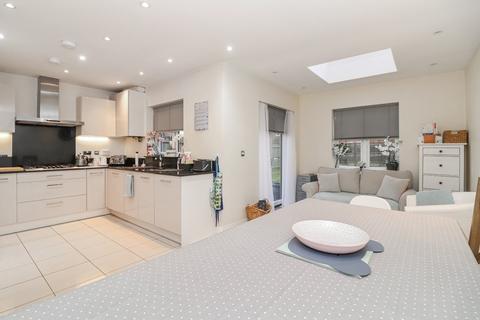 5 bedroom end of terrace house for sale, Culverhouse Way, Chesham, Bucks, HP5