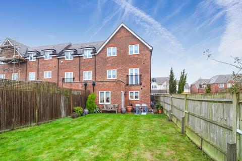 5 bedroom end of terrace house for sale, Culverhouse Way, Chesham, Bucks, HP5