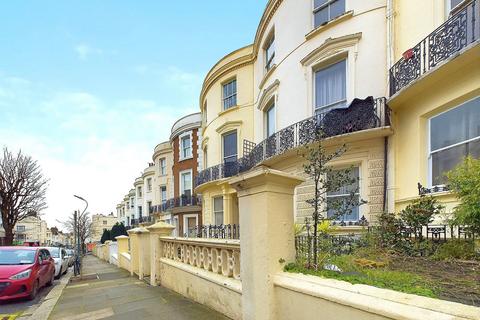 2 bedroom flat for sale, Brunswick Road, Hove, BN3 1DG