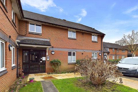 2 bedroom apartment for sale, Chichester Close, Hampton