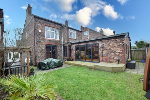 3 bedroom detached house for sale, Victoria Road, Salford, M6