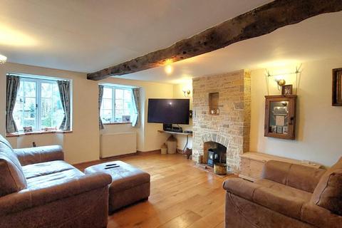 4 bedroom character property for sale, West Street, Earls Barton, Northamptonshire NN6