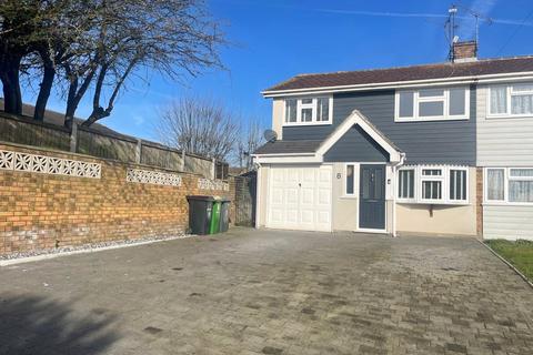 8 Cedar Close, Rayleigh, SS6 8SS