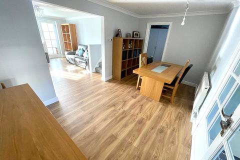 8 Cedar Close, Rayleigh, SS6 8SS