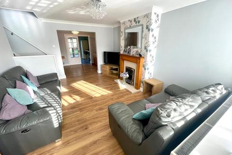 8 Cedar Close, Rayleigh, SS6 8SS