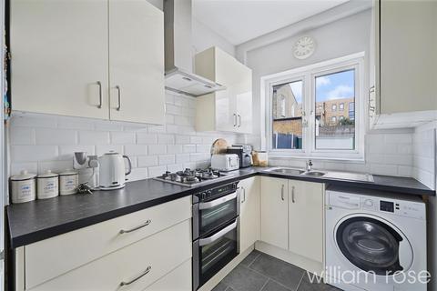 3 bedroom semi-detached house for sale, Hampton Road, London E4