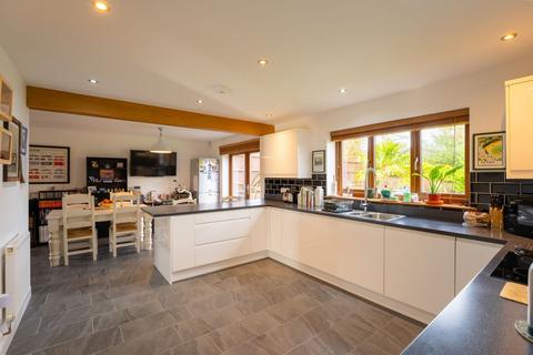 15 Tai Cae Mawr, Llanwrtyd Wells, LD5 4RJ