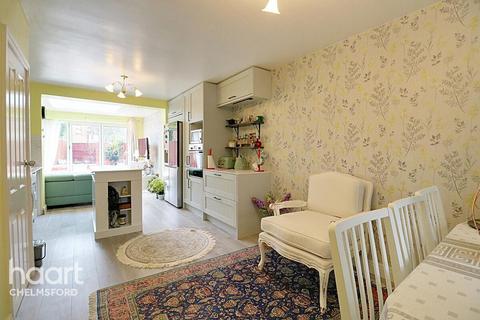 3 Saywell Brook, Chelmsford, CM2 6RJ