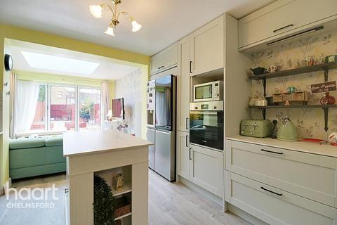3 Saywell Brook, Chelmsford, CM2 6RJ