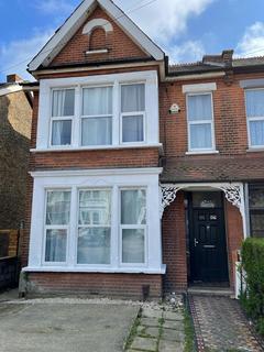 1 bedroom in a house share to rent, York Road, Southend-On-Sea