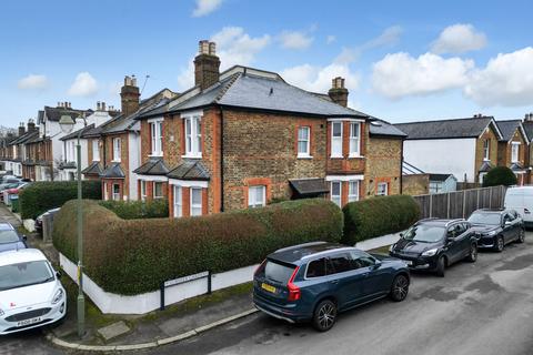 1 Summer Gardens, East Molesey, KT8 9LT