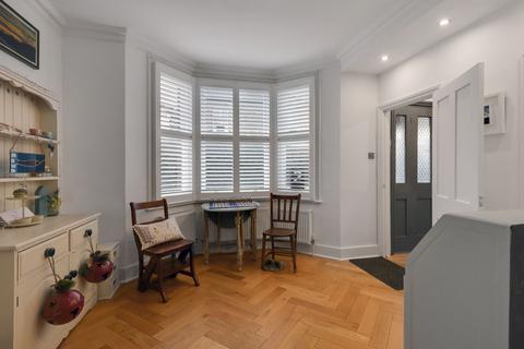 1 Summer Gardens, East Molesey, KT8 9LT