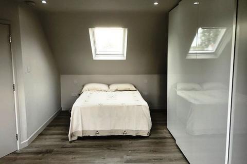 Studio to rent, Hendon Way, Golders Green NW2