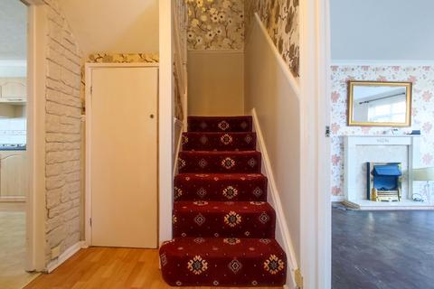 5 Whimbrel Close, London, SE28 8HX