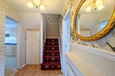 5 Whimbrel Close, London, SE28 8HX