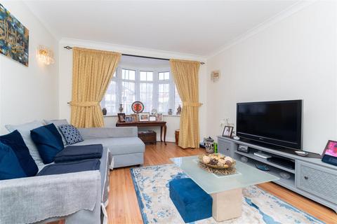 39 Old Cote Drive, Hounslow, TW5 0RW