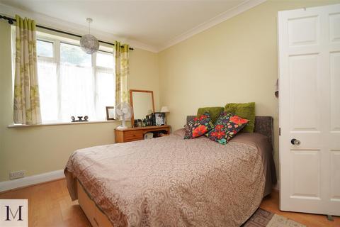 39 Old Cote Drive, Hounslow, TW5 0RW