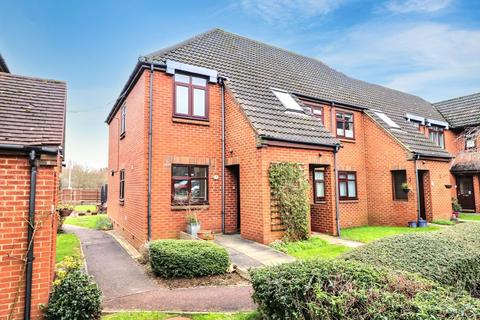 2 bedroom maisonette for sale, The Lawns, Stevenage, Hertfordshire, SG2