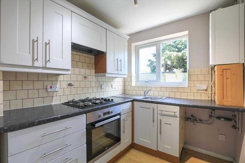 18 Brambleside Court, Kettering, NN16 9BY