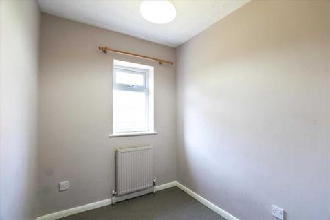 18 Brambleside Court, Kettering, NN16 9BY