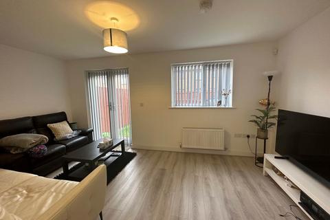 3 bedroom apartment to rent, Woolton Close, Salford M5