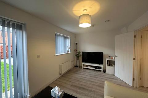 3 bedroom apartment to rent, Woolton Close, Salford M5