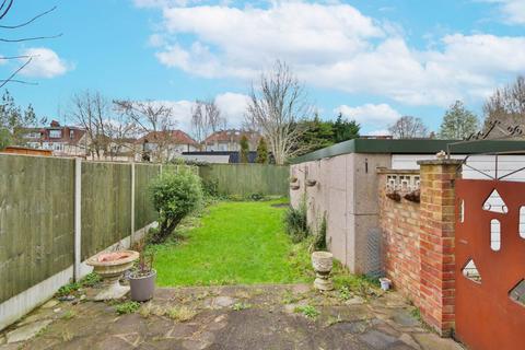 3 bedroom semi-detached house for sale, Eton Avenue, New Malden