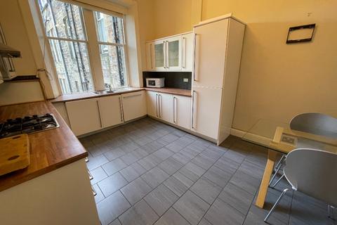 4 bedroom flat to rent, Haymarket Terrace, Edinburgh EH12