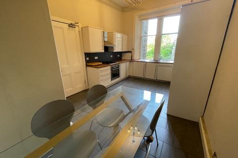 4 bedroom flat to rent, Haymarket Terrace, Edinburgh EH12