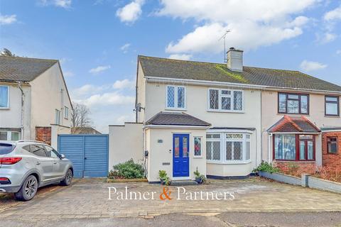 3 bedroom semi-detached house for sale, Thames Avenue, Essex CM1