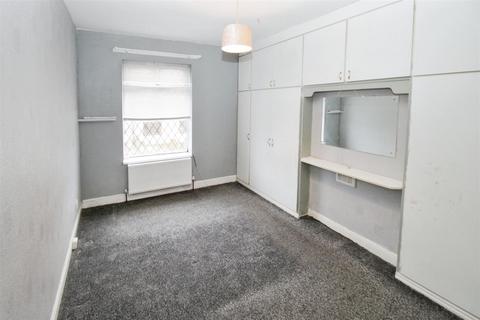 2 bedroom terraced house to rent, Fletton Terrace, Bradford BD2