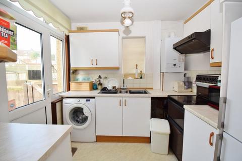 2 bedroom maisonette for sale, Alandale Drive, Pinner