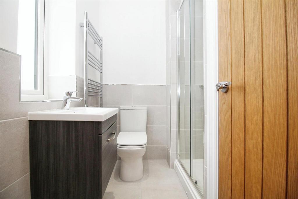 En-Suite Bedroom 1
