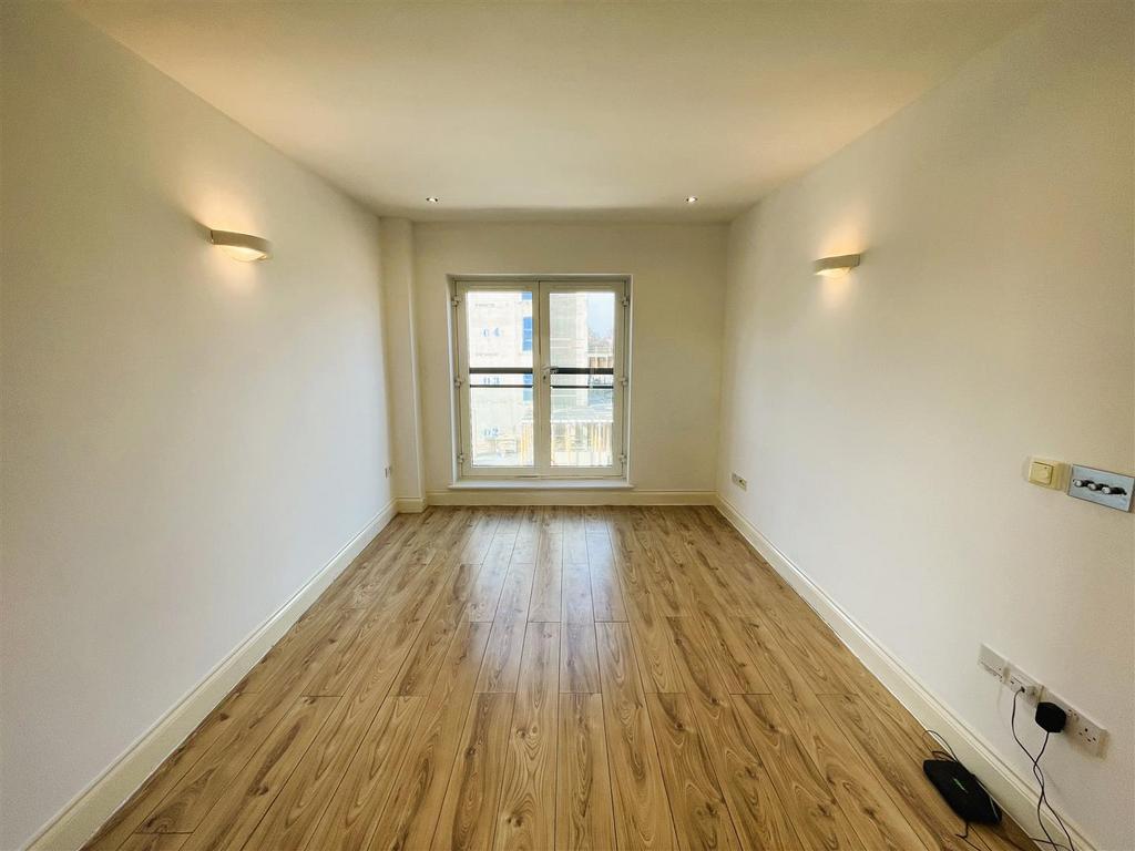 Flat 14 lounge.jpeg
