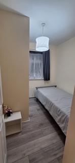 1 bedroom house of multiple occupation to rent, Poynton Road, London N17