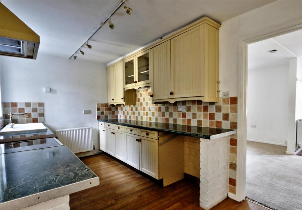 Kitchen: