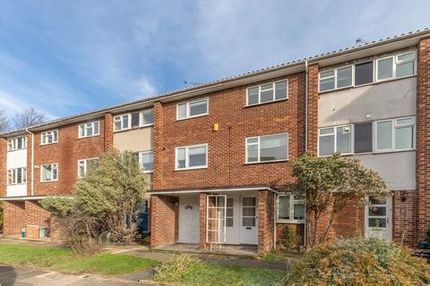 2 bedroom flat to rent, Cumberland Close, Twickenham TW1