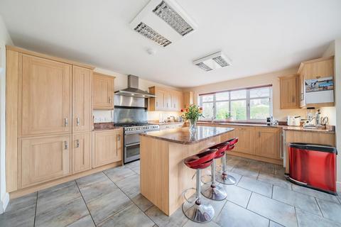 4 bedroom detached house for sale, Pavenhill, Purton