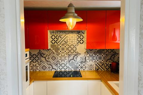 Flat 6, Santana, 15 Brent Road, London, SE18 3DP