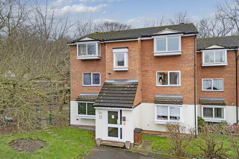 42 Harkness Close, Romford, RM3 9NX