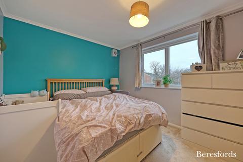 42 Harkness Close, Romford, RM3 9NX