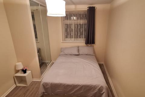 1 bedroom house of multiple occupation to rent, Poynton Road, London N17