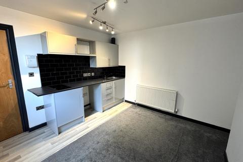 1 bedroom in a house share to rent, Euston Grove, Prenton,