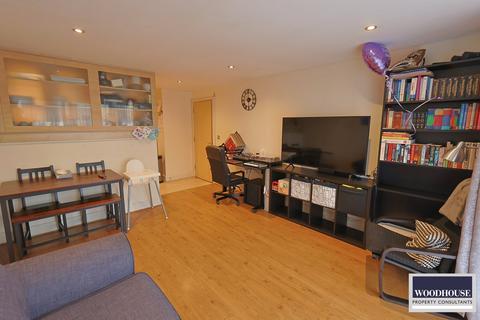 2 bedroom apartment for sale, Turners Hill, Cheshunt EN8