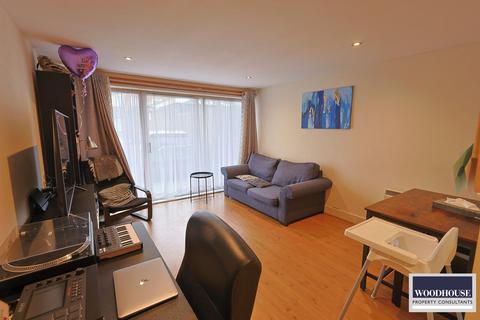 2 bedroom apartment for sale, Turners Hill, Cheshunt EN8