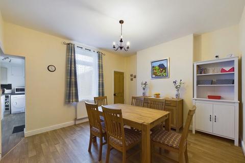 4 bedroom end of terrace house for sale, 22 Elgin Street, Whitby