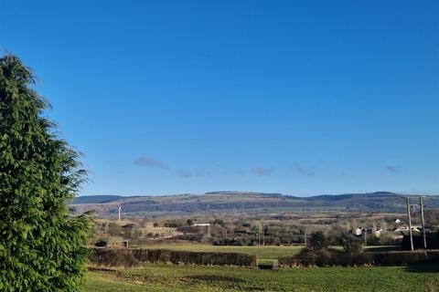 3 bedroom semi-detached house for sale, Heol Nant, Bridgend CF33