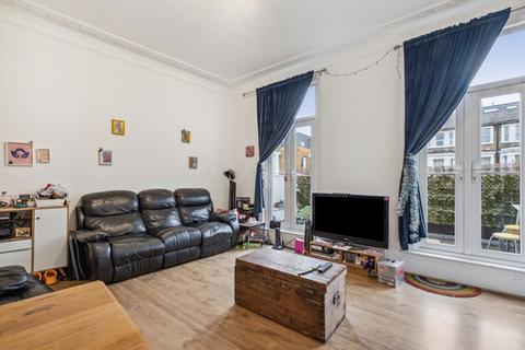 4 bedroom maisonette to rent, Shepherds Bush Road, London W6