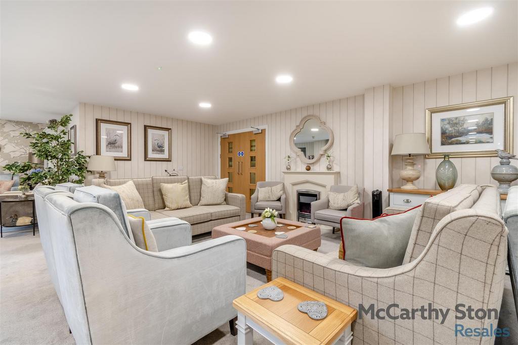 8634236-interior22.jpg