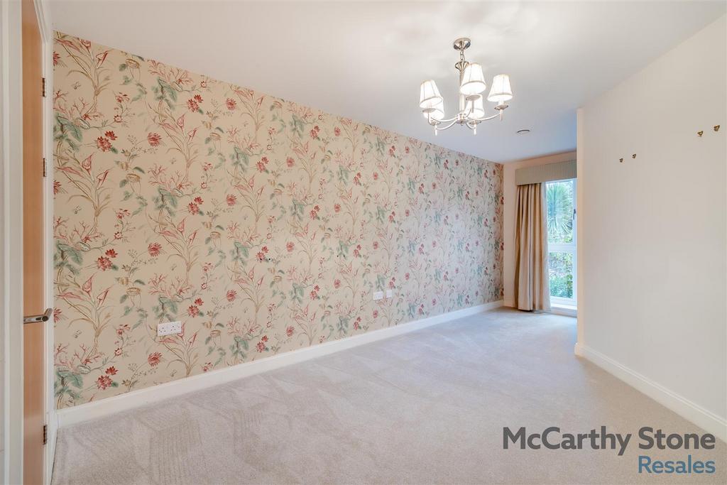 8634236-interior08.jpg